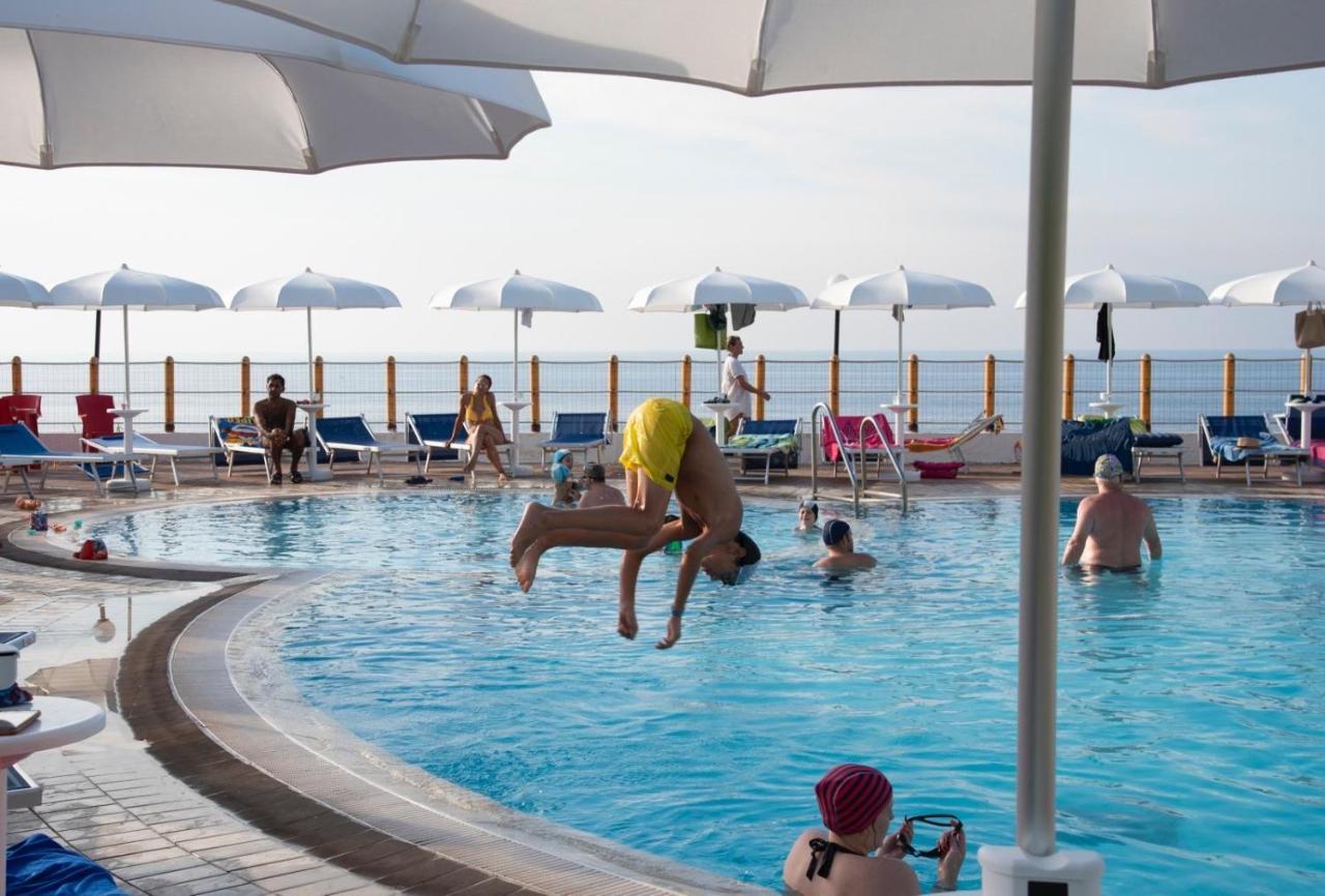 Il Poggio Di Tropea Hotell Parghelia Exteriör bild