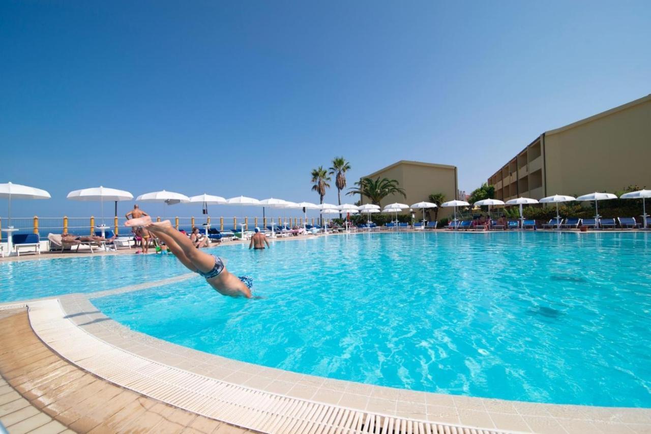 Il Poggio Di Tropea Hotell Parghelia Exteriör bild