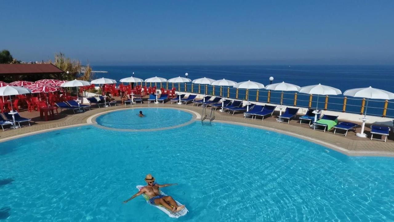Il Poggio Di Tropea Hotell Parghelia Exteriör bild